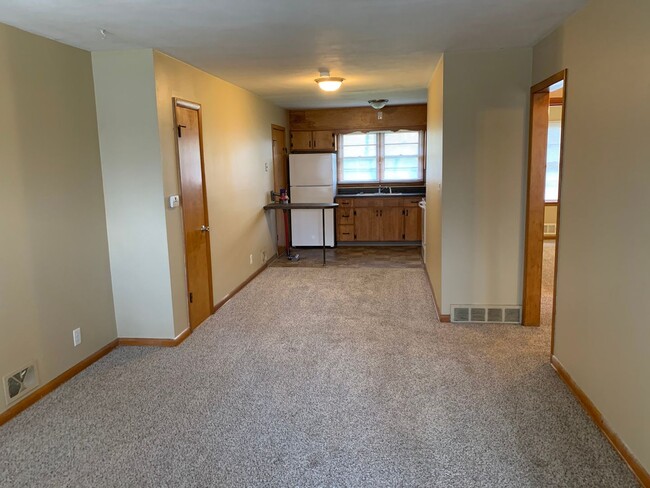 Primary Photo - 2 BDRM 1 Bath in 4plex -