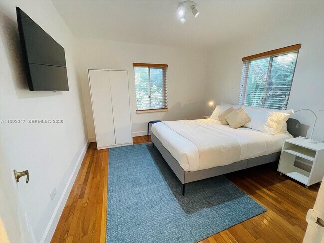 Building Photo - 8036 Harding Ave