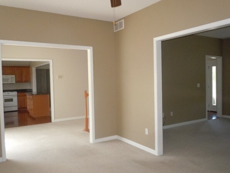 Building Photo - 100 Angel Oak Ct