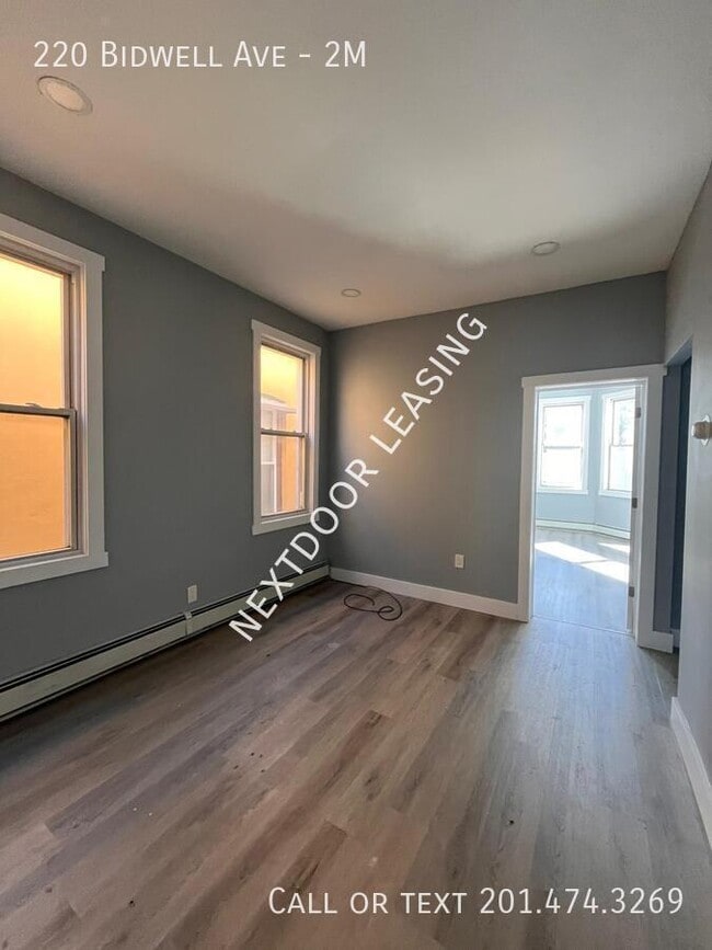 Building Photo - 220 Bidwell Ave