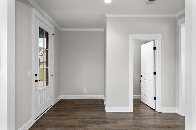 Building Photo - 3BR Home with Bonus Loft & Spa-Inspired Pr...