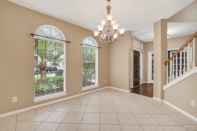 Building Photo - 2119 Palm Castle Dr