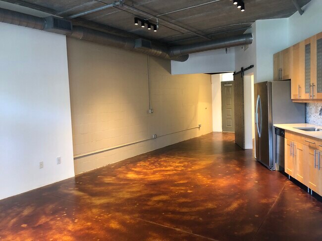 Building Photo - 2064 Herschel St