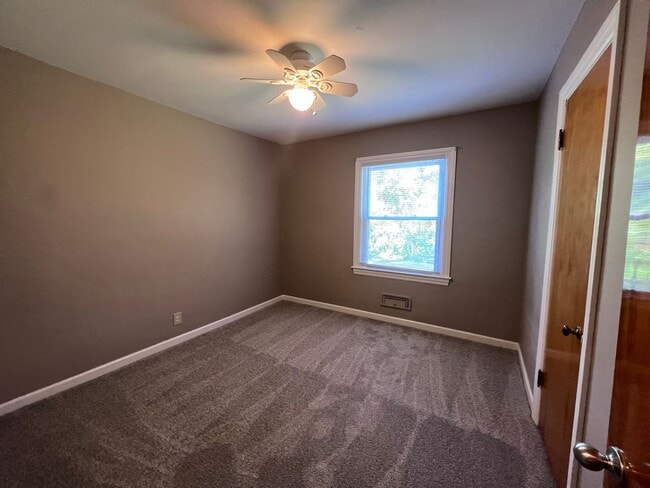 Building Photo - Four Bedroom Home - East Grand Rapids Scho...