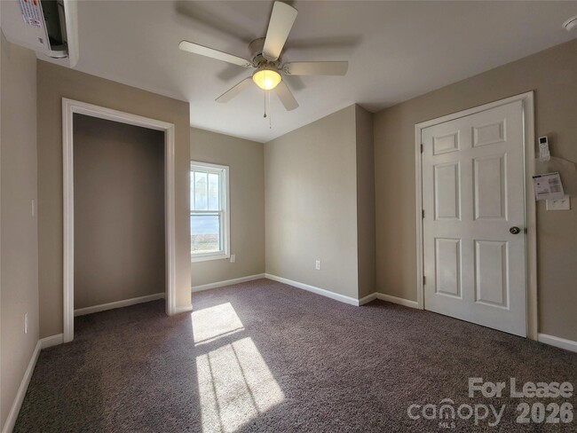 Building Photo - 2414 Idlewood Dr