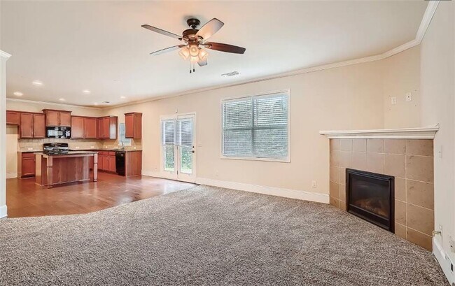Building Photo - 710 Collingsworth Ln NE