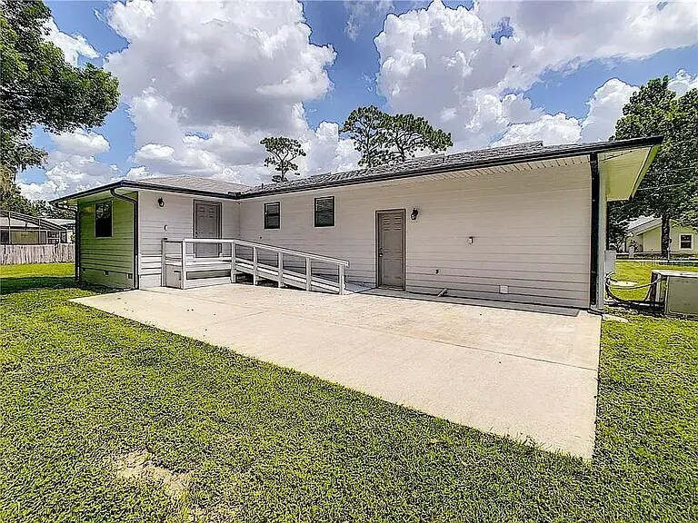 Building Photo - 4476 Fairview Ave