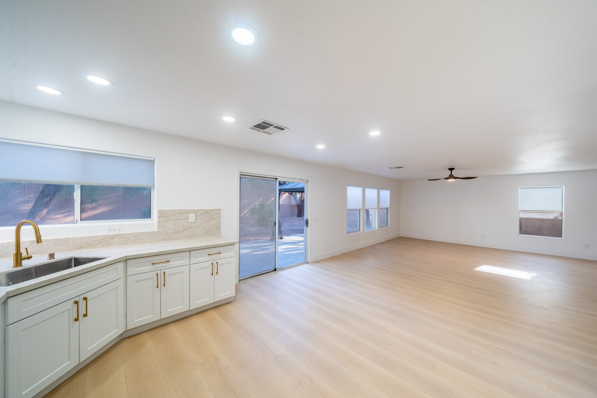 Building Photo - 504 Lacabana Beach Drive