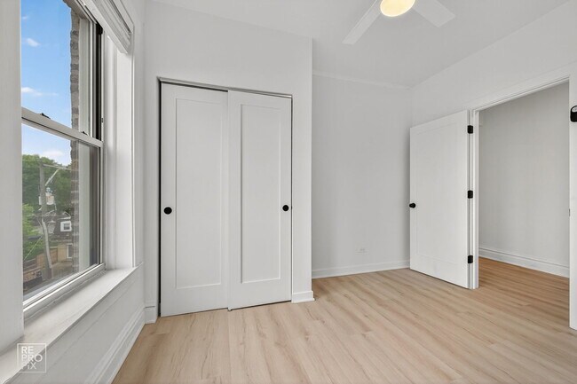 Building Photo - 6967 N Bell Ave