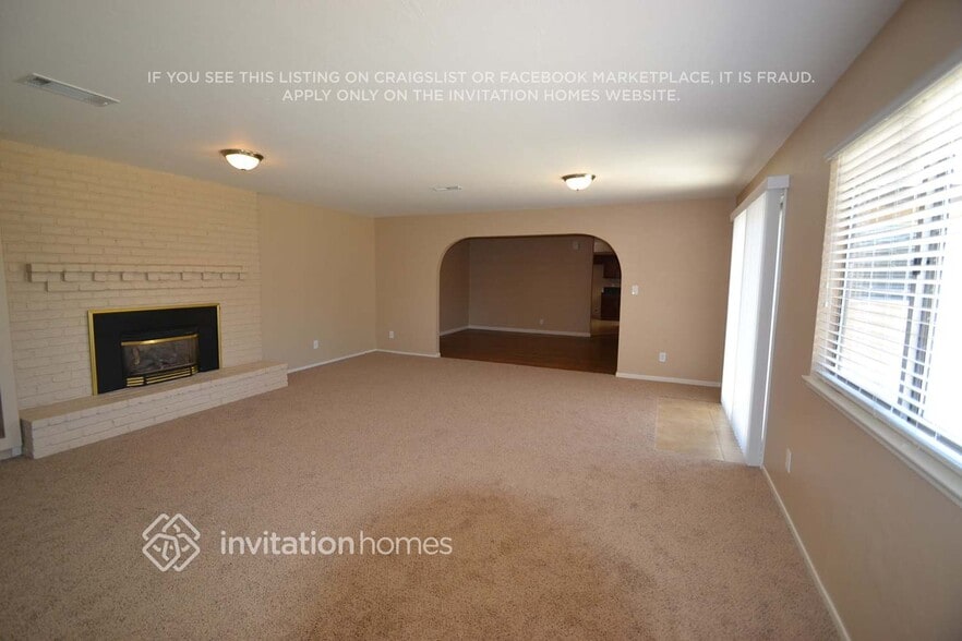 Building Photo - 10471 Reymouth Ave