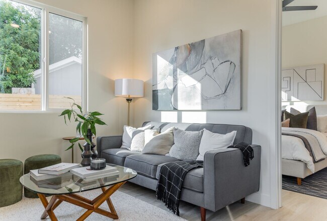 Building Photo - Newer Built | 1 Bed, 1 Bath Home for Rent