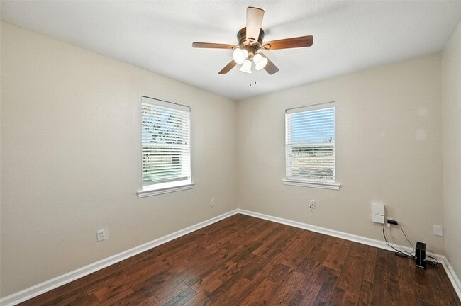 Building Photo - 205 Davis Rd