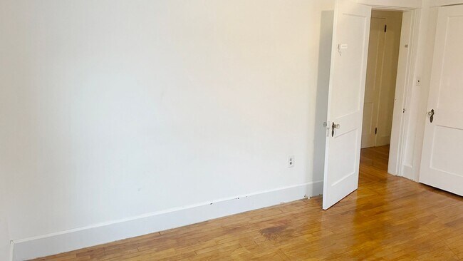 Building Photo - 73-75 Wallingford Ave