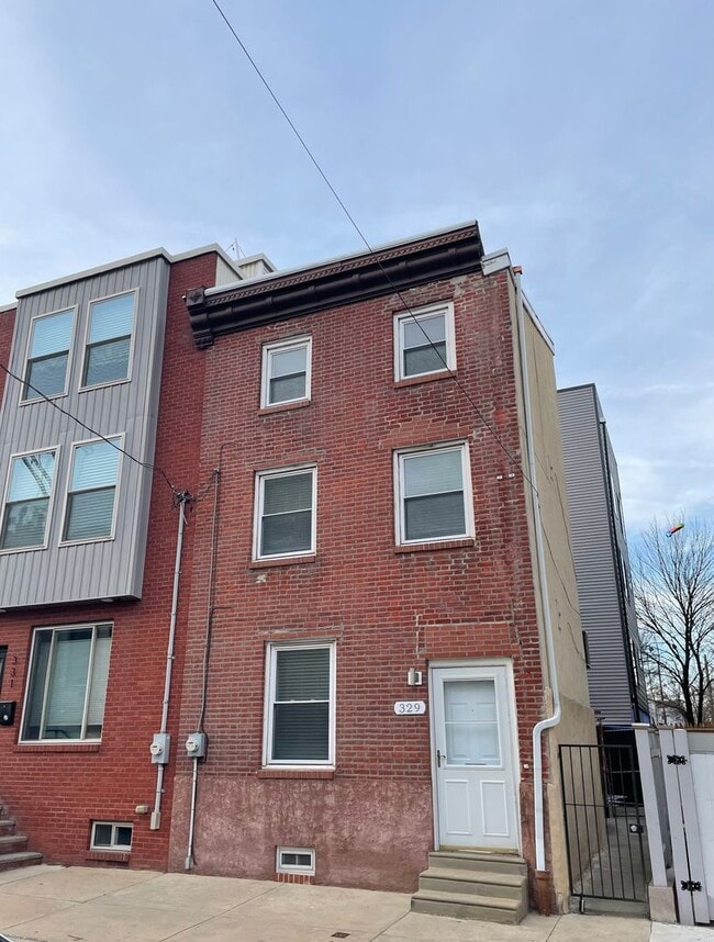 Building Photo - Amazing 3 bedroom