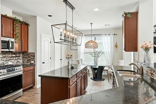 Building Photo - 26507 Grey Sparrow Dr