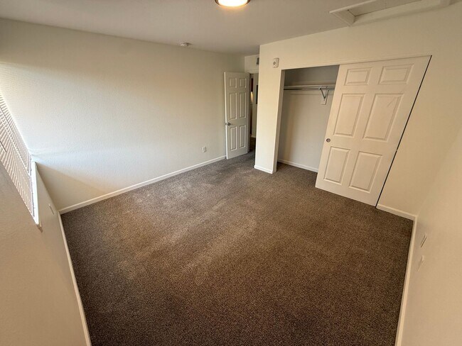 Building Photo - Gunbarrel- Newly remodeled 1 bedroom includes all utilties