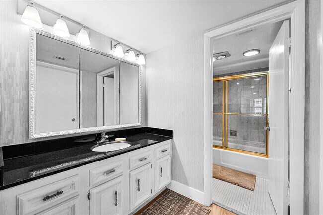 Building Photo - 3900 Galt Ocean Dr