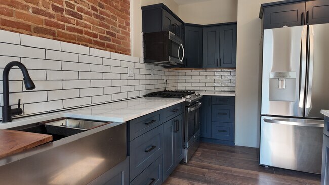 Building Photo - Modern Brand New 2 Bdrm in OTR – Stylish Finishes!