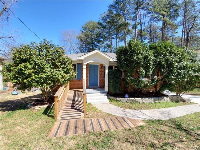 Primary Photo - 613 Clairmont Cir