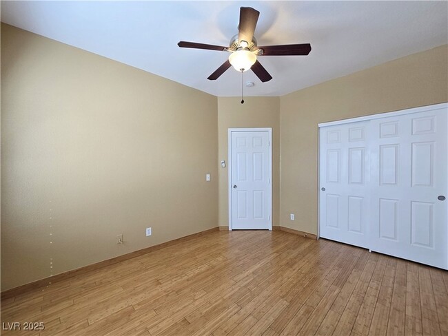 Building Photo - 8446 Opal Splendor Ave