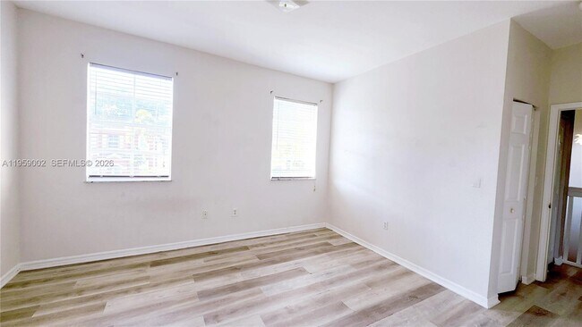 Building Photo - 741 SE 2nd St