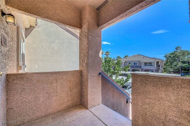 Building Photo - 10552 Pine Pointe Ave