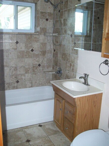 Building Photo - 2615 21st Ave