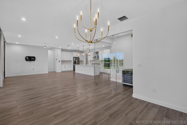 Building Photo - 13621 SW Bally Dr