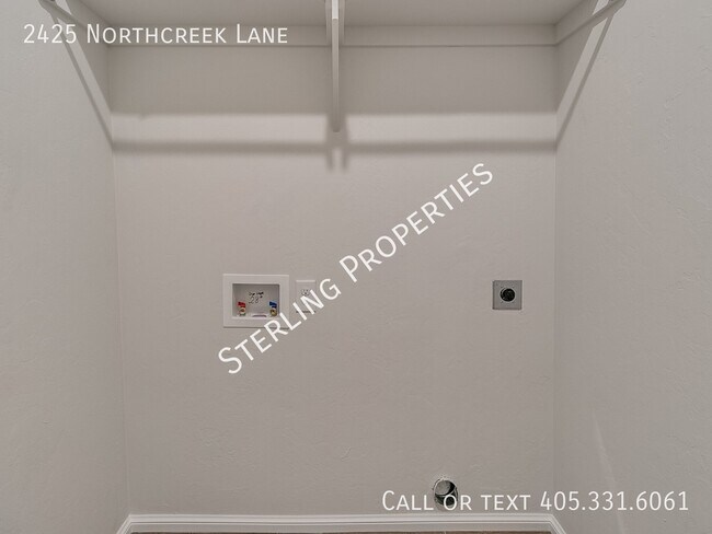 Building Photo - 2425 Northcreek Ln