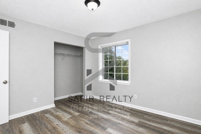 Building Photo - 2065 Alison Ct SW