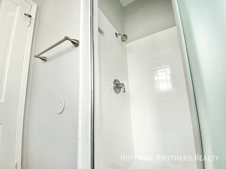 Building Photo - 1133 Westmoreland Ave