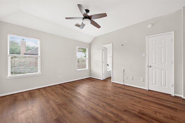 Building Photo - 6030 Wildbriar Ln