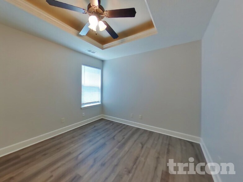 Building Photo - 18404 Rock Ridge N