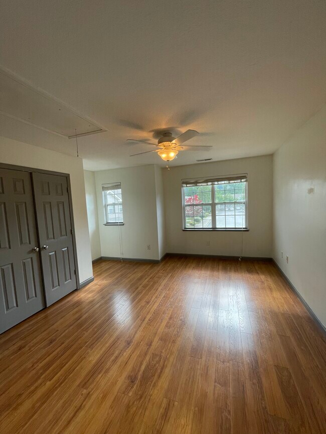 Building Photo - 41 Stafford Ct