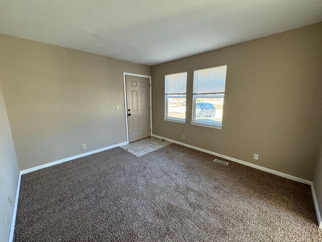 Building Photo - 230 SE 121st Rd