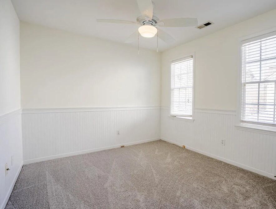 Building Photo - 9 Casabelle Ct