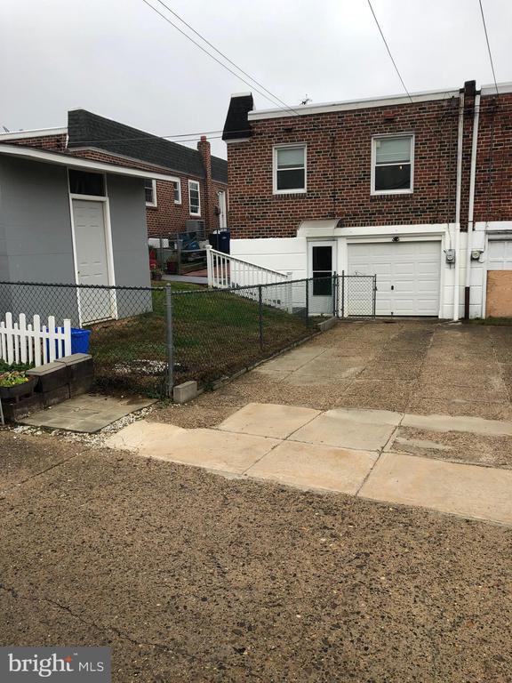 Building Photo - 8550 Tolbut St