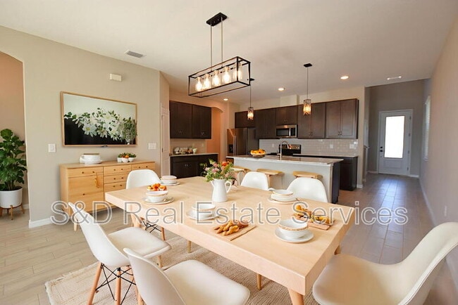 Building Photo - 6728 Great Bear Dr