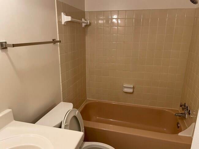 Bathroom - 10222 Prince Plz