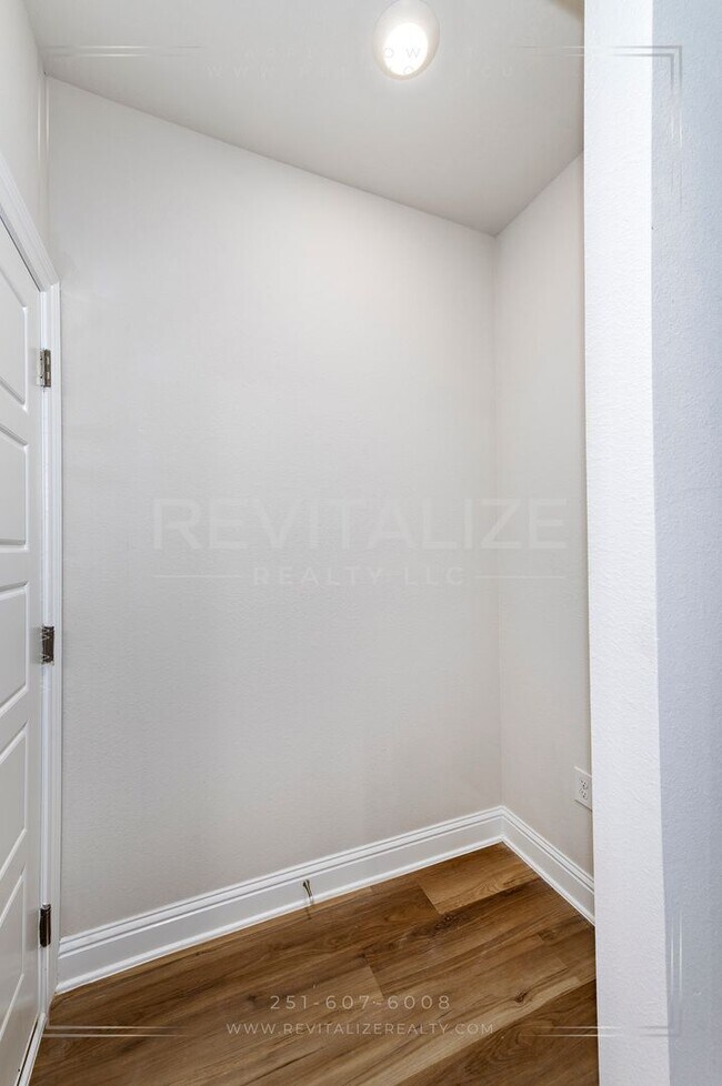 Building Photo - Brand-New 5BR Fairhope Home on Corner Lot with Garage