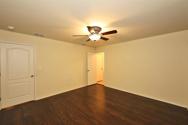 Building Photo - 5610 Montevista Dr