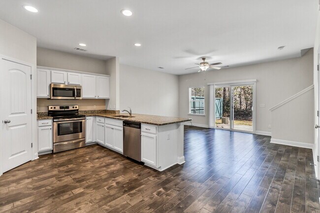 Building Photo - 505 Ferguson Ln