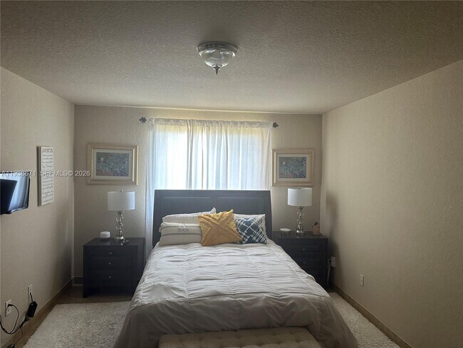 Building Photo - 5954 Royal Way