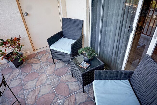 Building Photo - 7610 Westwood Dr