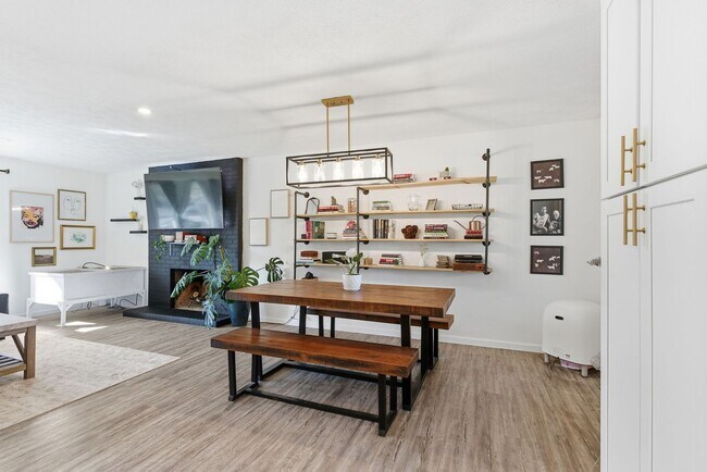 Building Photo - Stunning Fully Renovated 4BR + Bonus on Spokane's South Hill - Chef's Kitchen, 2-Car Garage & Bac...