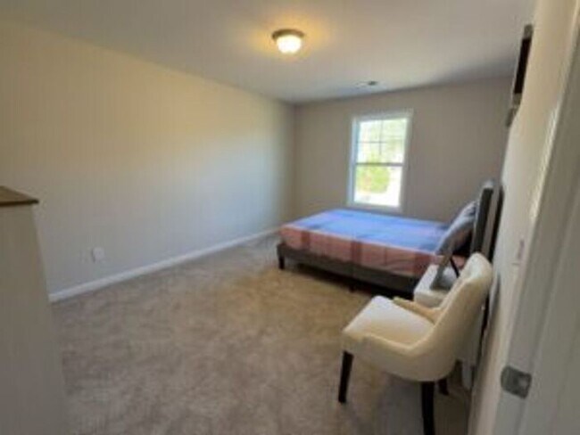 Building Photo - Beaufort Farms