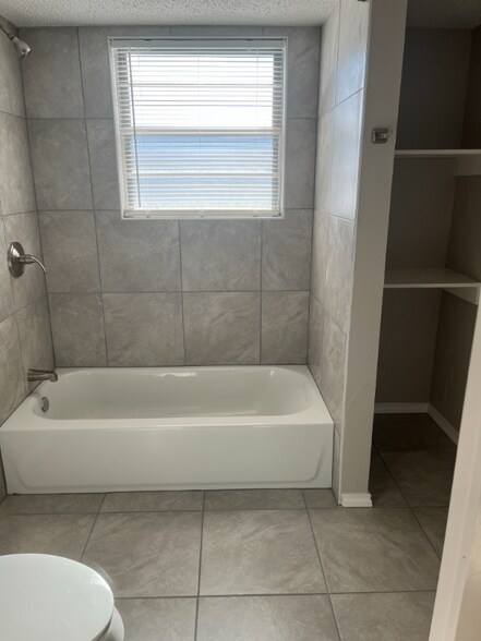 Building Photo - 205 San Jacinto Ct