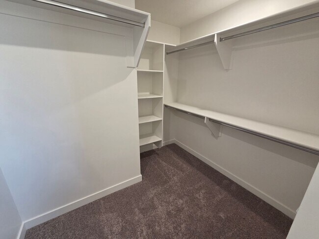 Building Photo - 1471 E White Desert Dr