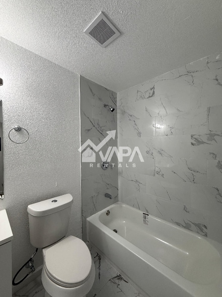 Building Photo - 174 Daytona Dr