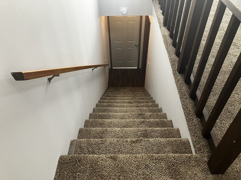 Building Photo - 4135 Dollys Dr